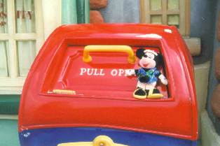 Mickey and Talking Mailbox
