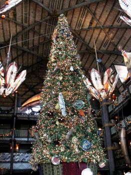 Animal Kingdom Lodge Christmas
	Tree